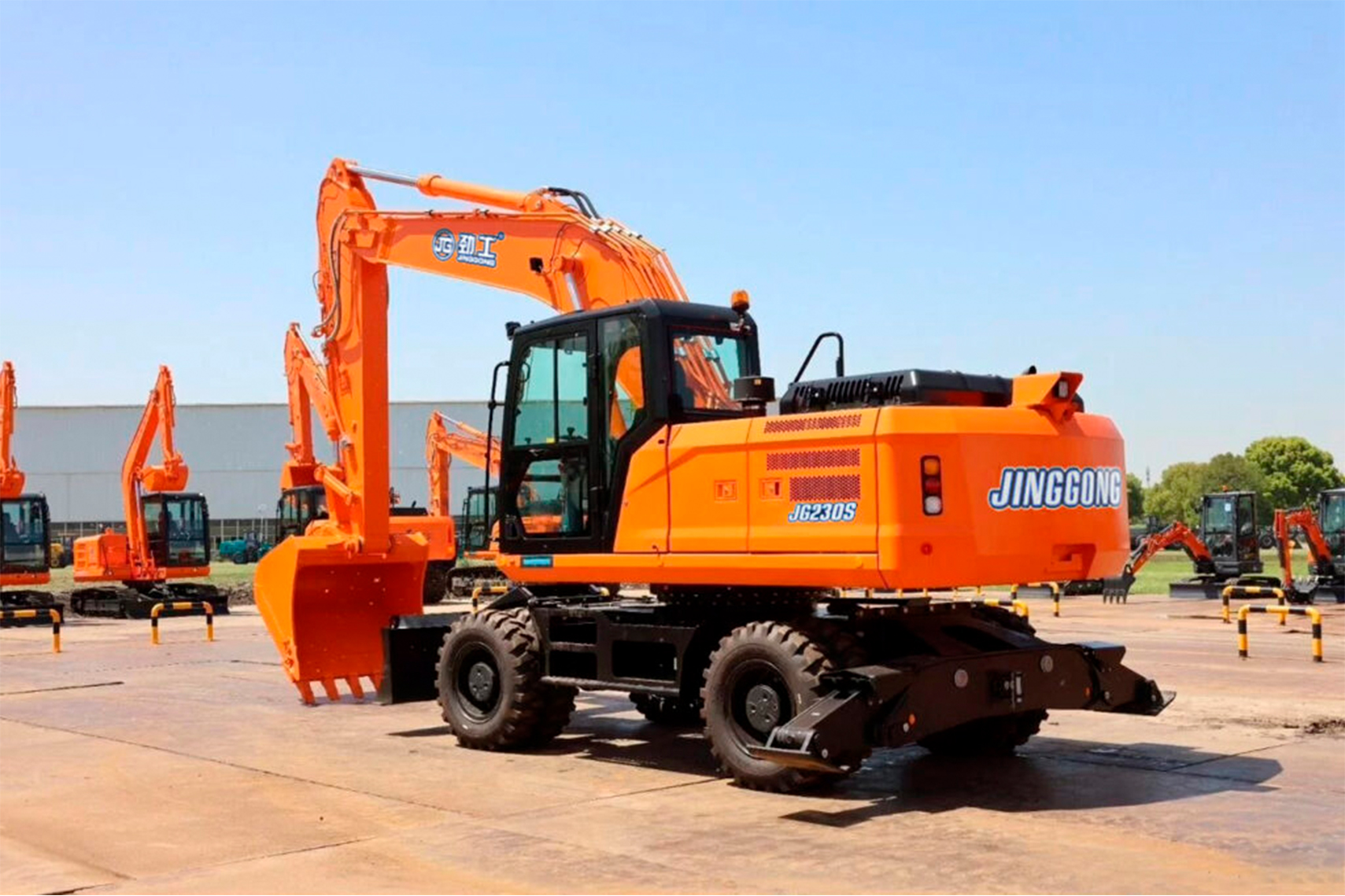 Колесные экскаваторы JINGGONG: отгрузка большого и мощного экскаватора JG230S.