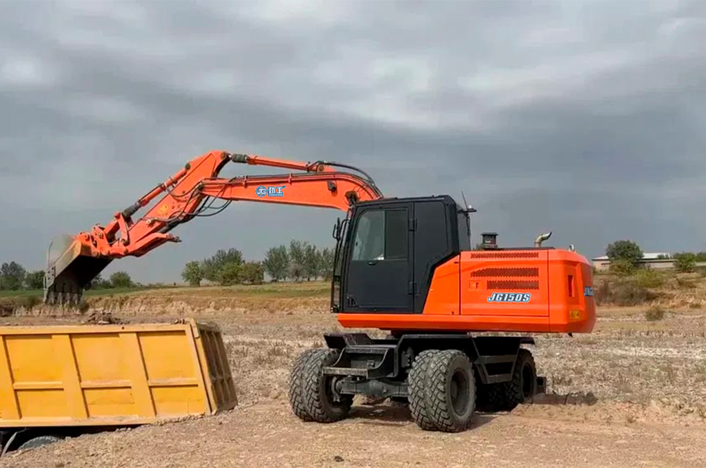 На российский рынок вышли обновленные колесные экскаваторы Jinggong