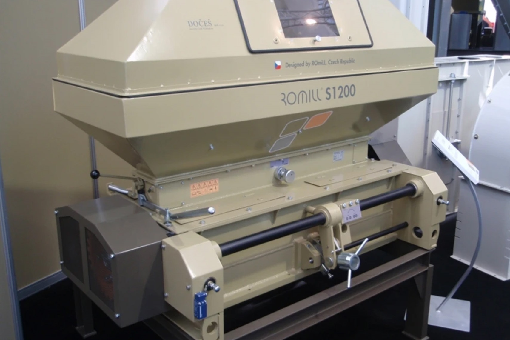 Новый тренд в России: переход на вальцовые дробилки сухого зерна