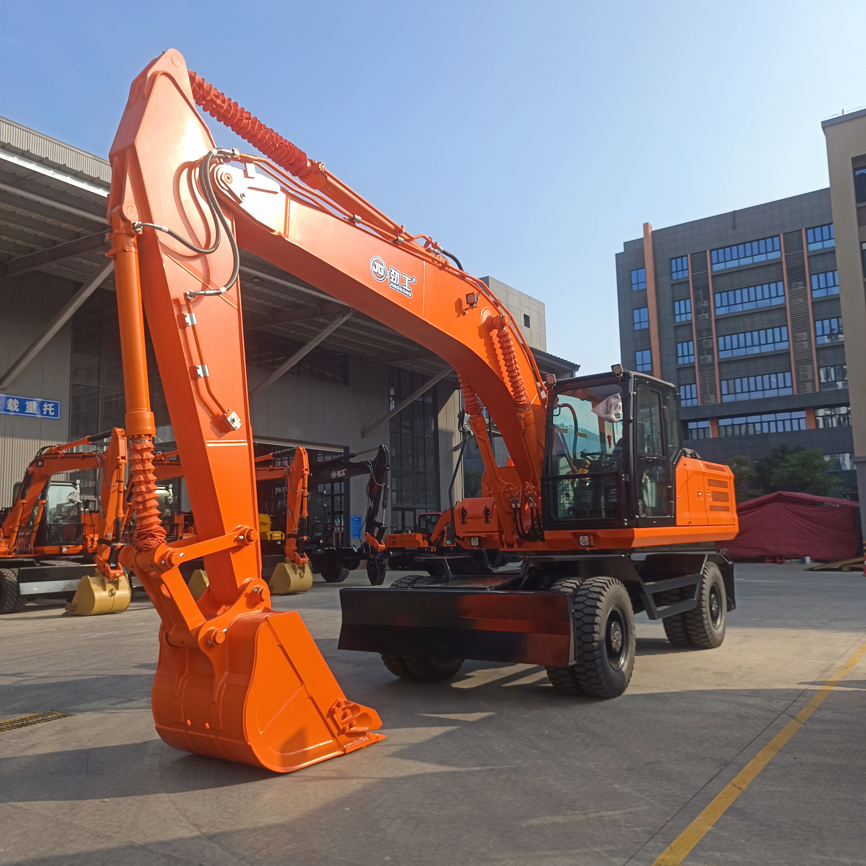 Колесный экскаватор Jinggong JG230S