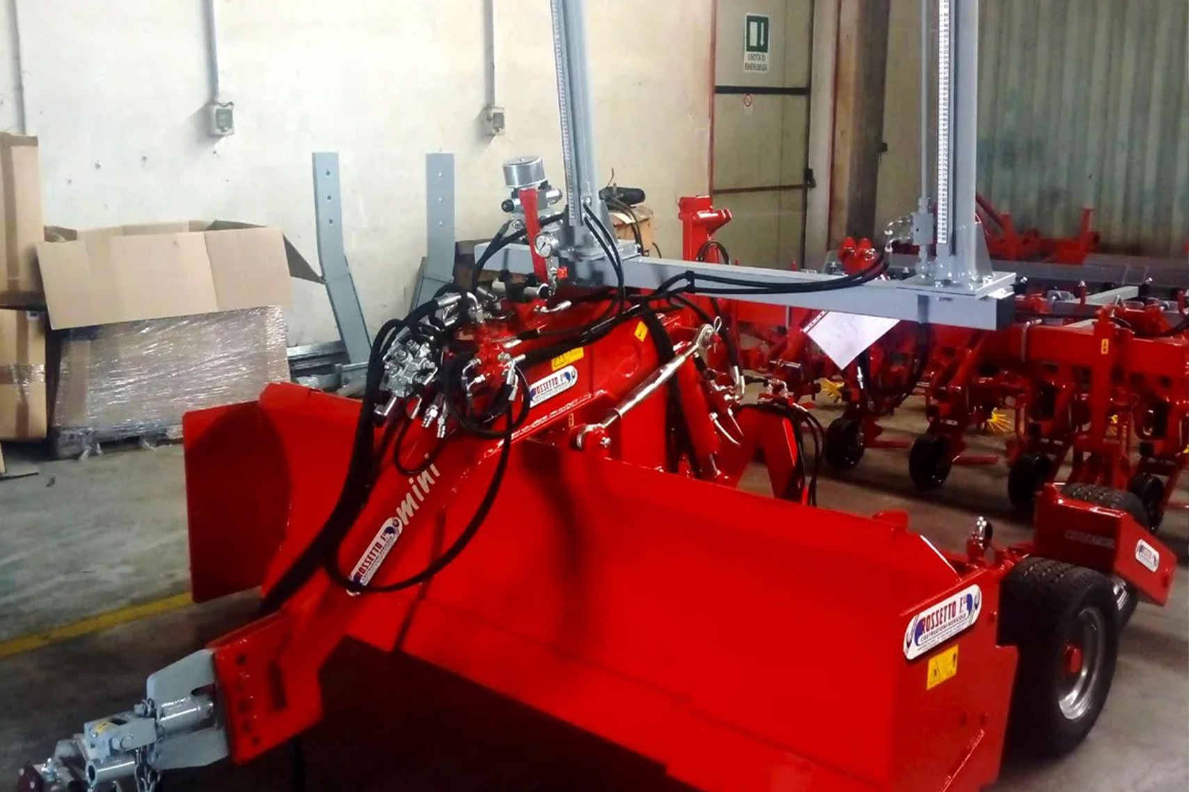 Новый уровень точности: ROSSETTO выпустил двухмачтовый планировщик грунта 