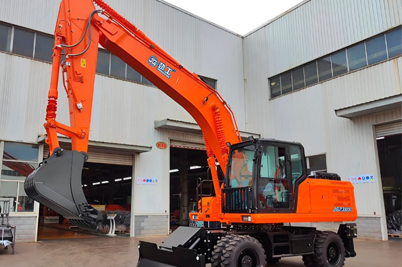 Новое поступление колесных экскаваторов JingGong!