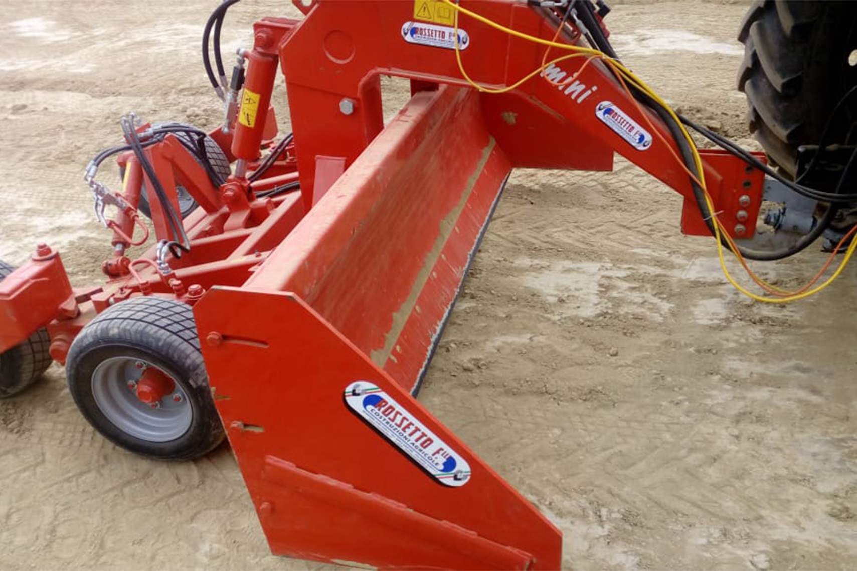 Новый планировщик грунта Rossetto LSR 1.6 за 1,5 млн рублей — доступная точность для российских аграриев