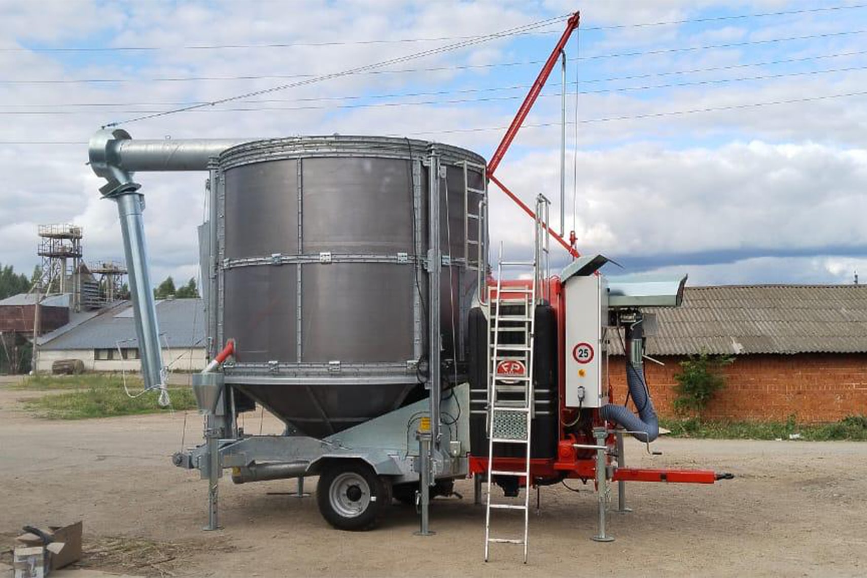 Fratelli Pedrotti: Зерносушилка на колёсах, которая меняет правила игры